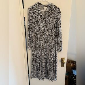 H&M Black and White V-Neck Bishop Sleeve Gown